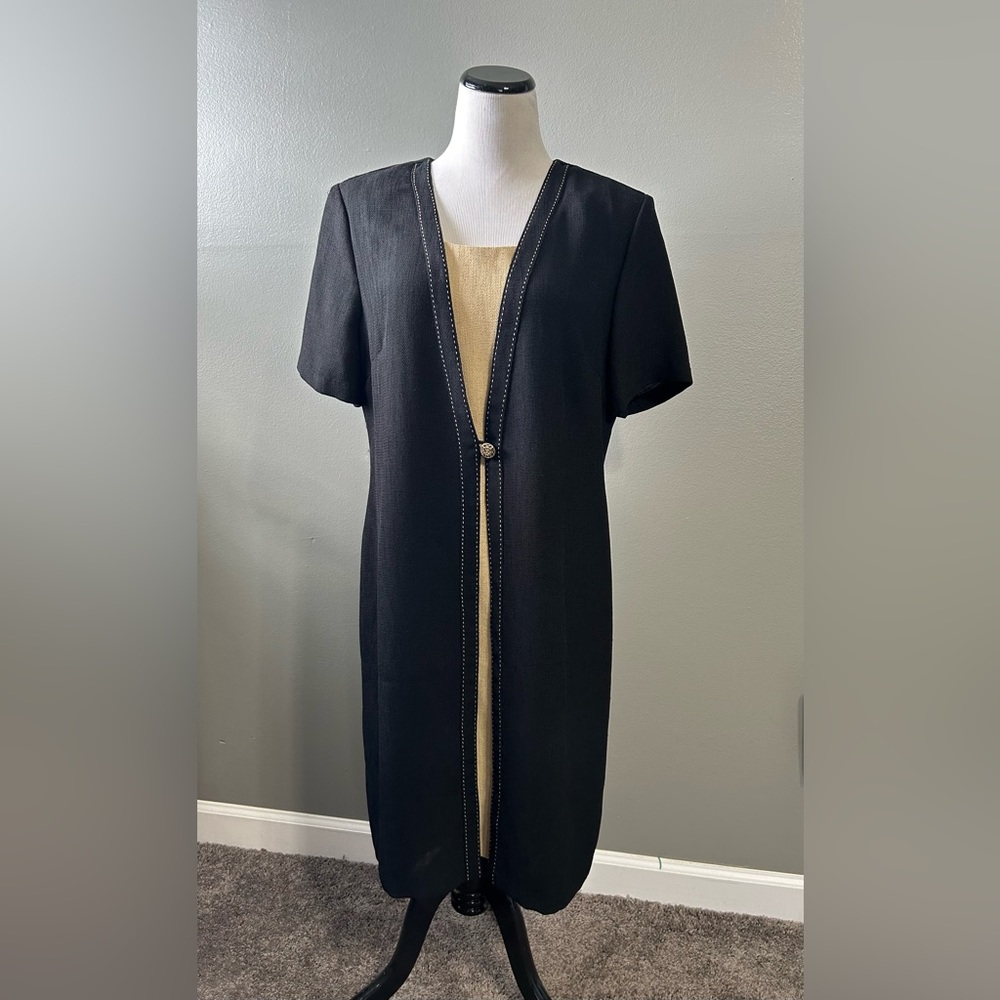 Scarlett women’s size 16 dress, black and tan short sleeves